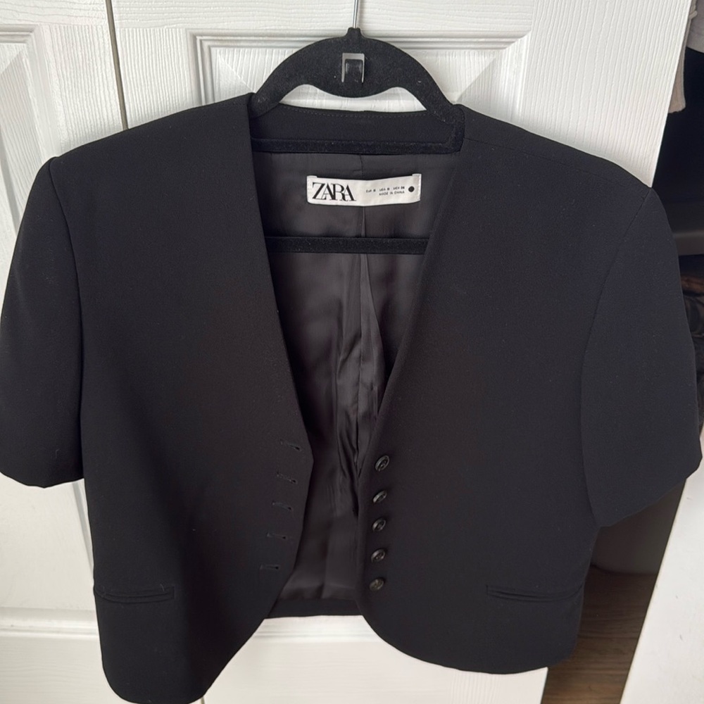 ZARA Black Cropped Short-Sleeve Blazer Jacket